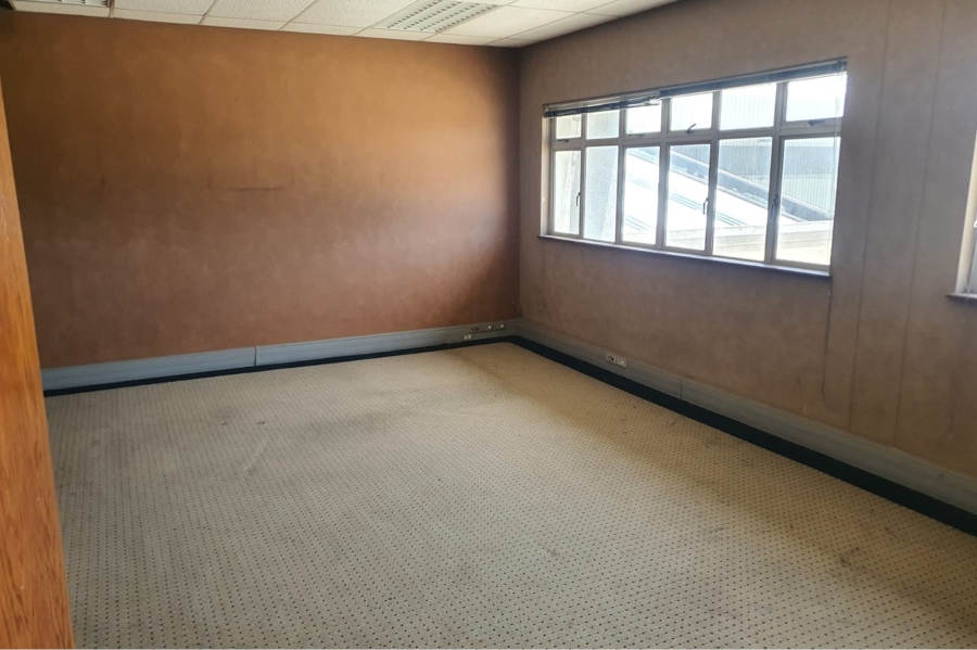 To Let commercial Property for Rent in Uitenhage Central Eastern Cape